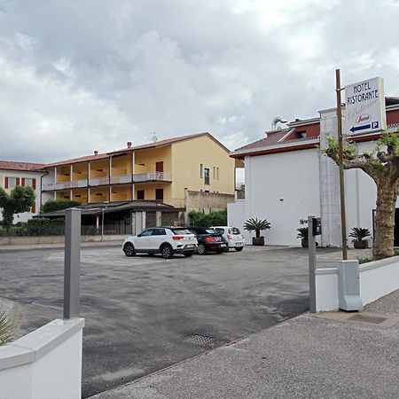 Bellerive Ristorante Albergo Manerba del Garda Ngoại thất bức ảnh