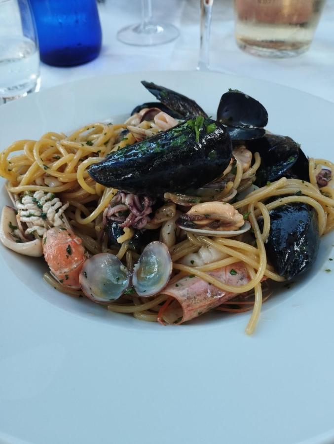 Bellerive Ristorante Albergo Manerba del Garda Ngoại thất bức ảnh