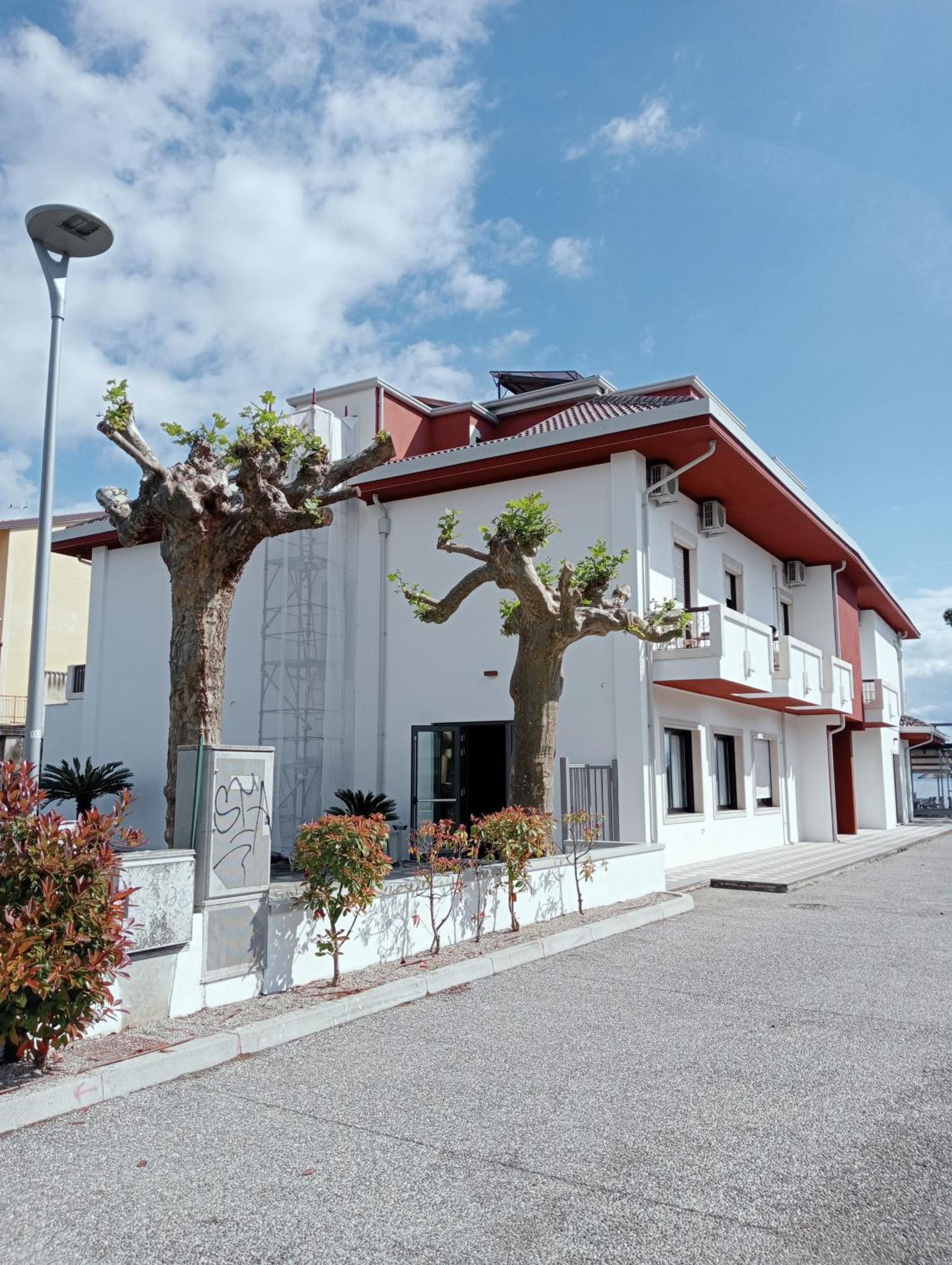 Bellerive Ristorante Albergo Manerba del Garda Ngoại thất bức ảnh