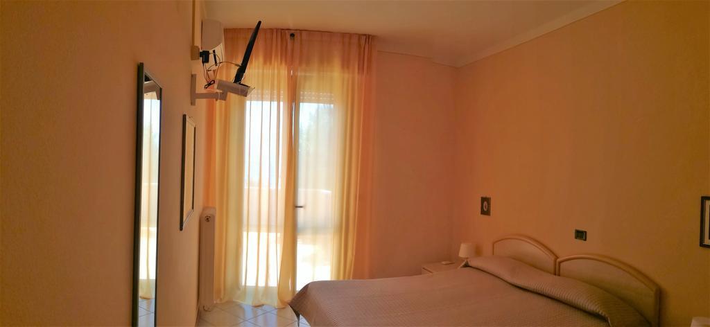 Bellerive Ristorante Albergo Manerba del Garda Ngoại thất bức ảnh
