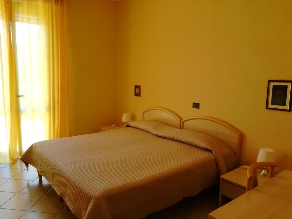 Bellerive Ristorante Albergo Manerba del Garda Ngoại thất bức ảnh